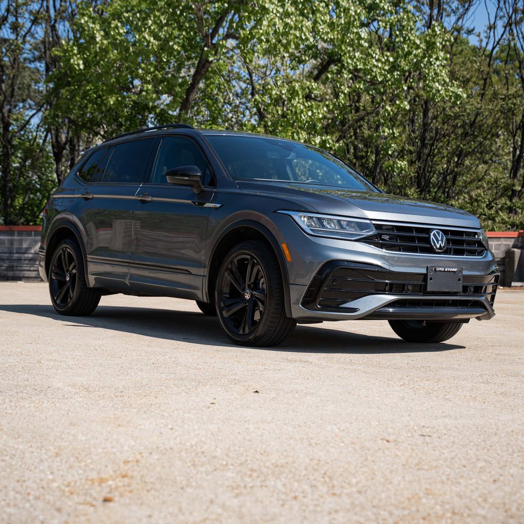 Certified 2023 Volkswagen Tiguan SE R-Line FWD image 7