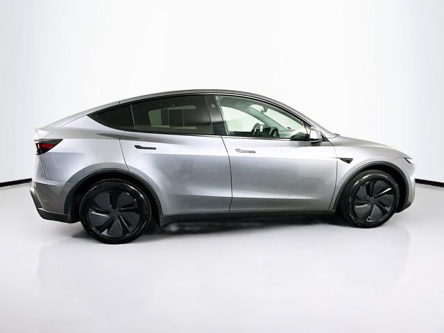 Used 2026 Tesla Model Y Long Range image 9