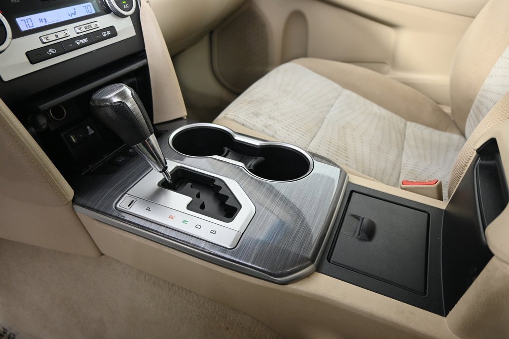 Used 2014 Toyota Camry LE image 30