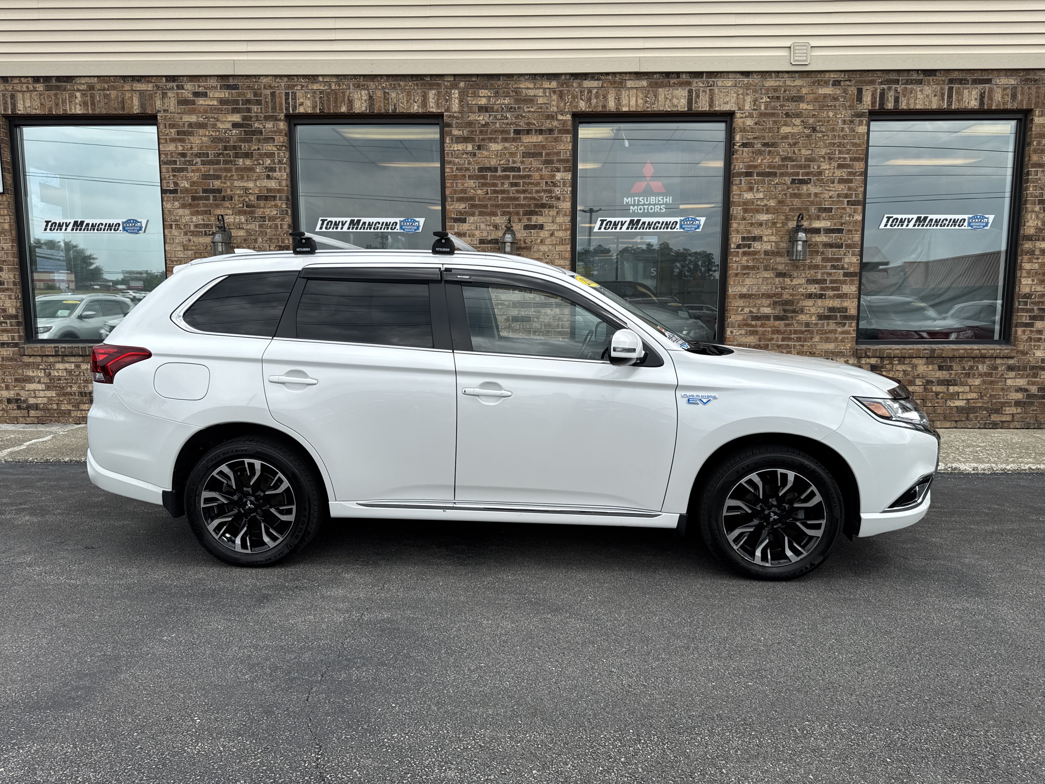 Used 2018 Mitsubishi Outlander SEL AWD/4WD image 6