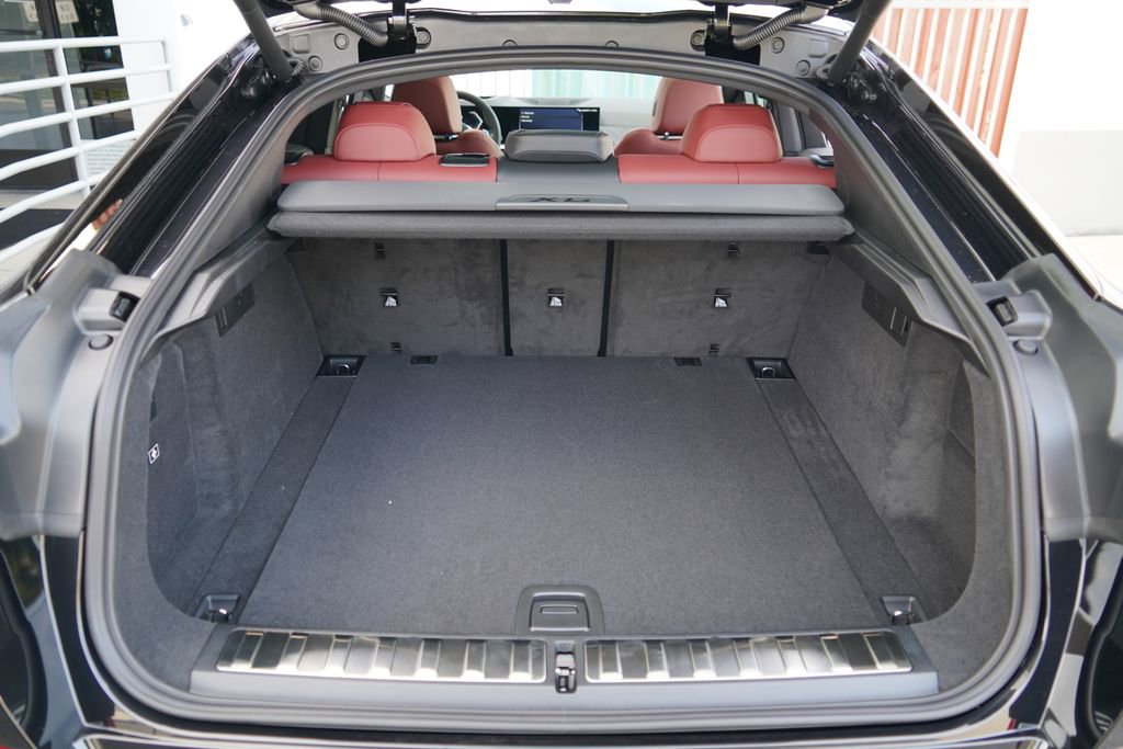 New 2026 BMW X6 xDrive40i w/ Premium Package image 19