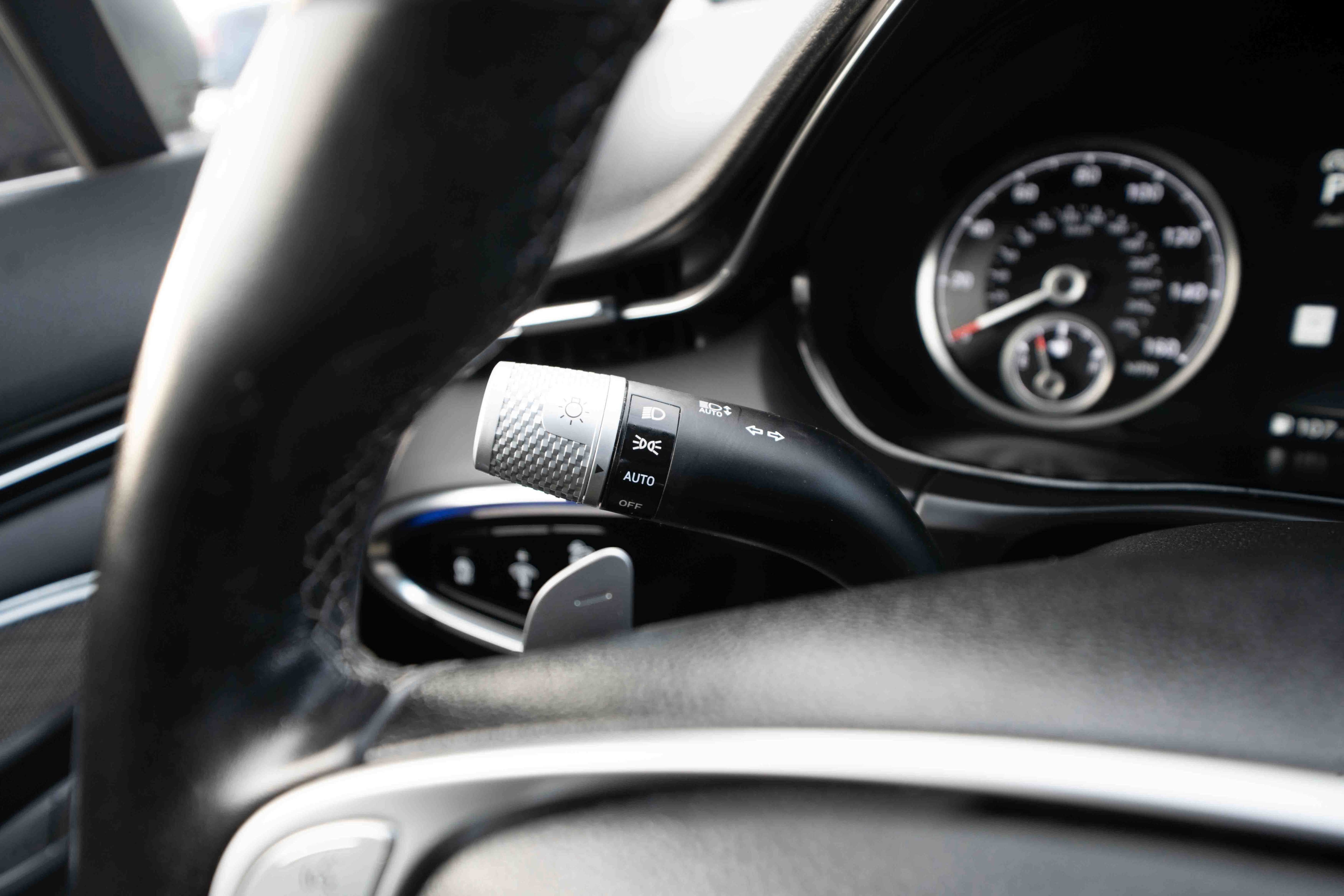 Used 2023 Genesis GV70 2.5T w/ Advanced Package image 13