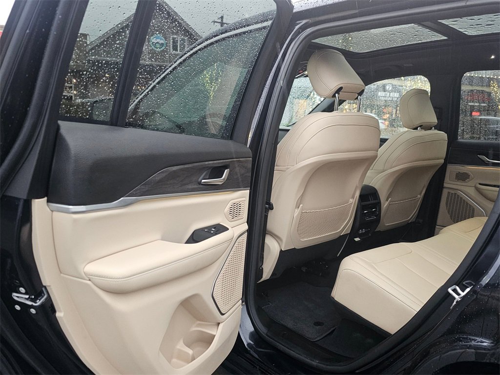 Used 2024 Jeep Grand Cherokee Limited 4xe image 17