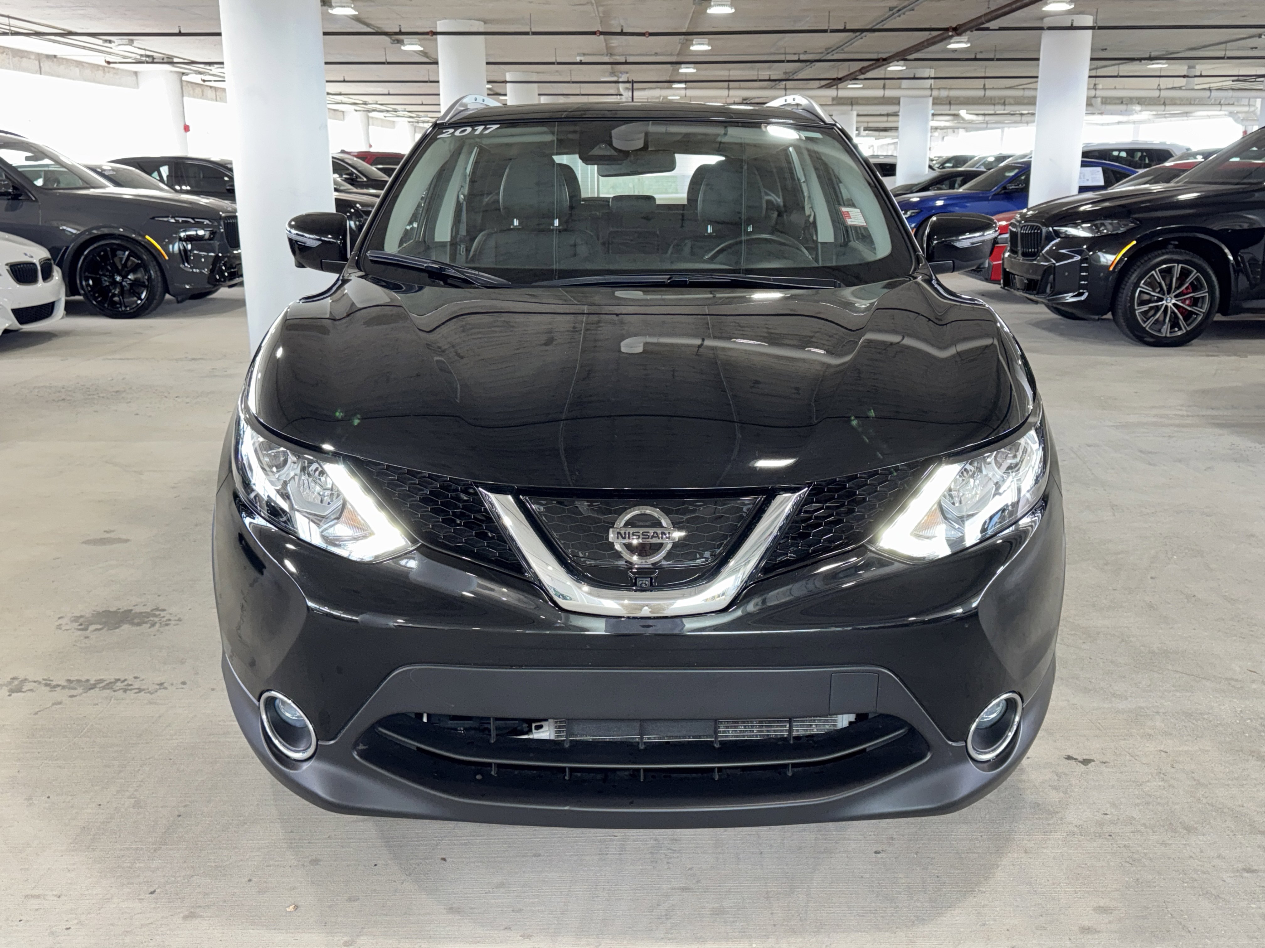 Used 2017 Nissan Rogue Sport SL w/ SL Premium Package image 3