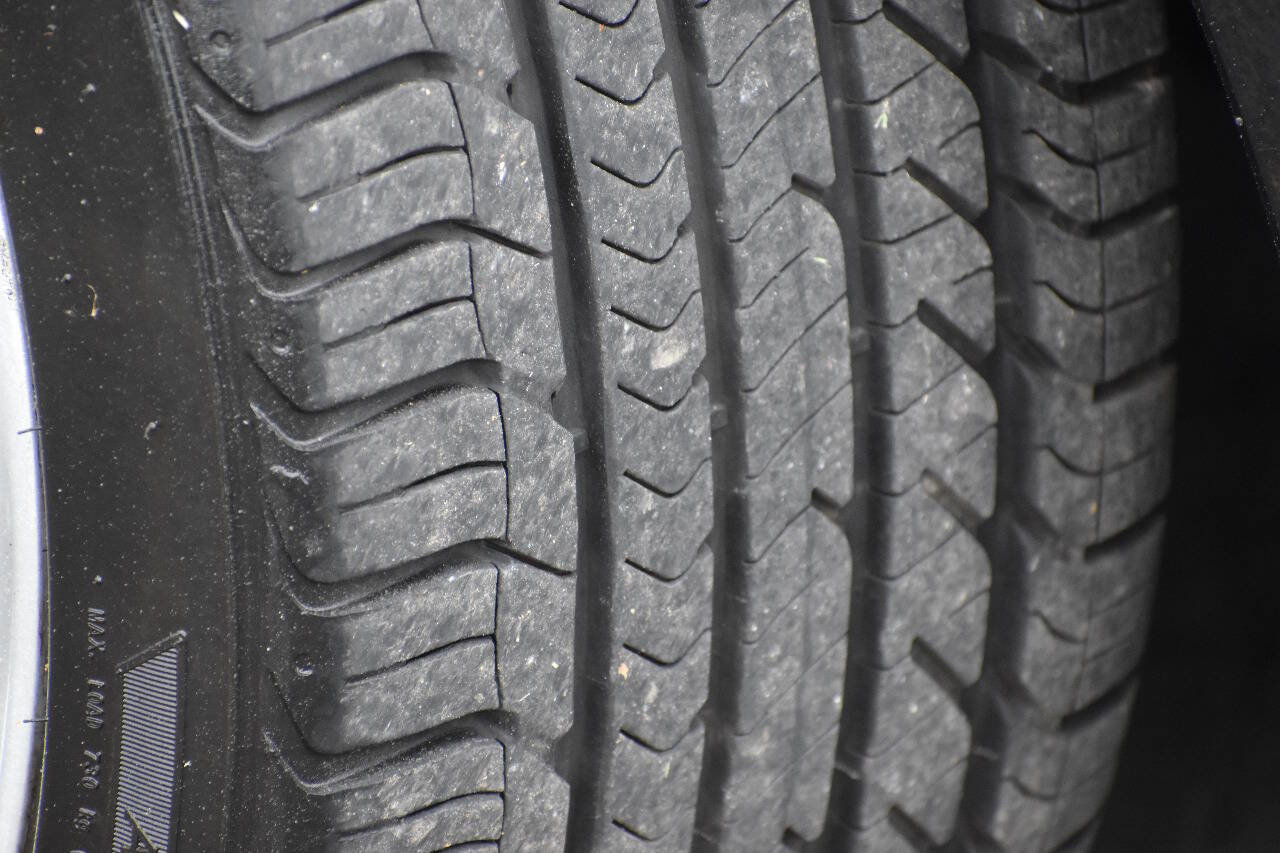 Used 2012 Jaguar XF R image 37