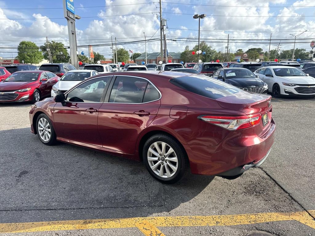 Used 2018 Toyota Camry LE FWD image 6