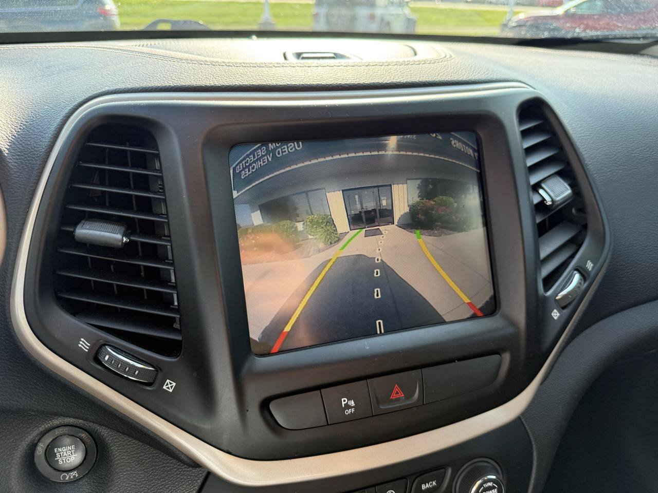 Used 2016 Jeep Cherokee 75th Anniversary FWD image 16
