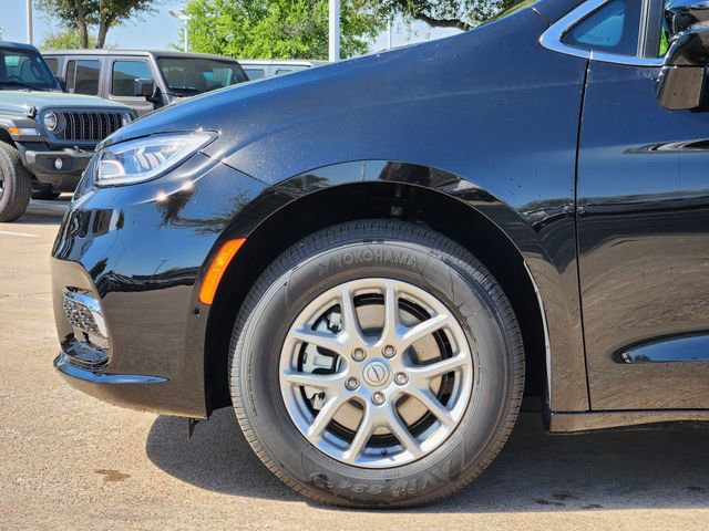 New 2026 Chrysler Pacifica Select image 6