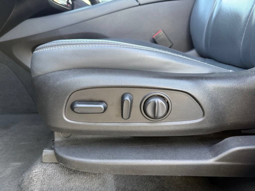 Used 2019 Buick Enclave Essence FWD image 38