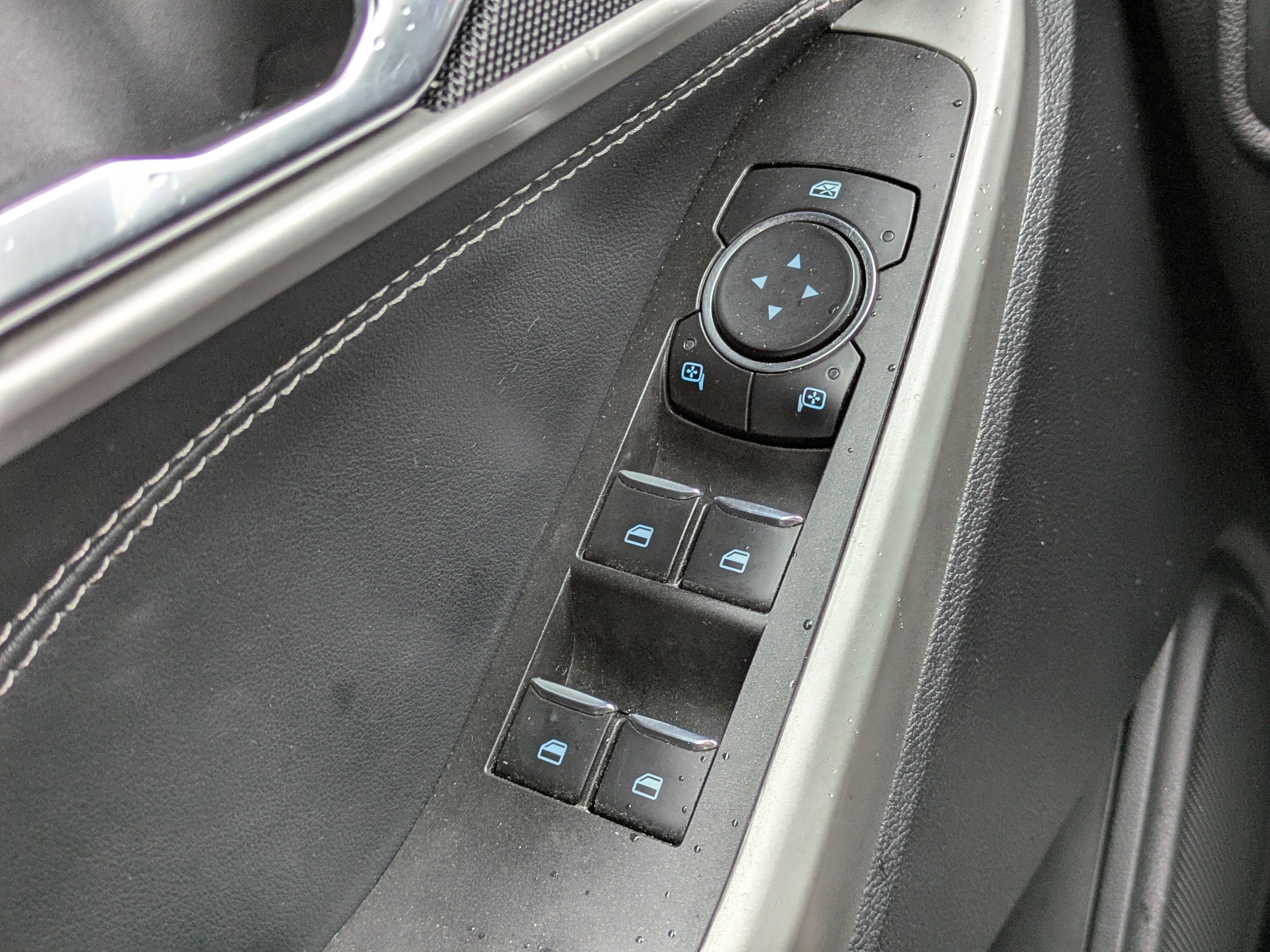 Used 2022 Ford Explorer XLT w/ Equipment Group 202A image 26