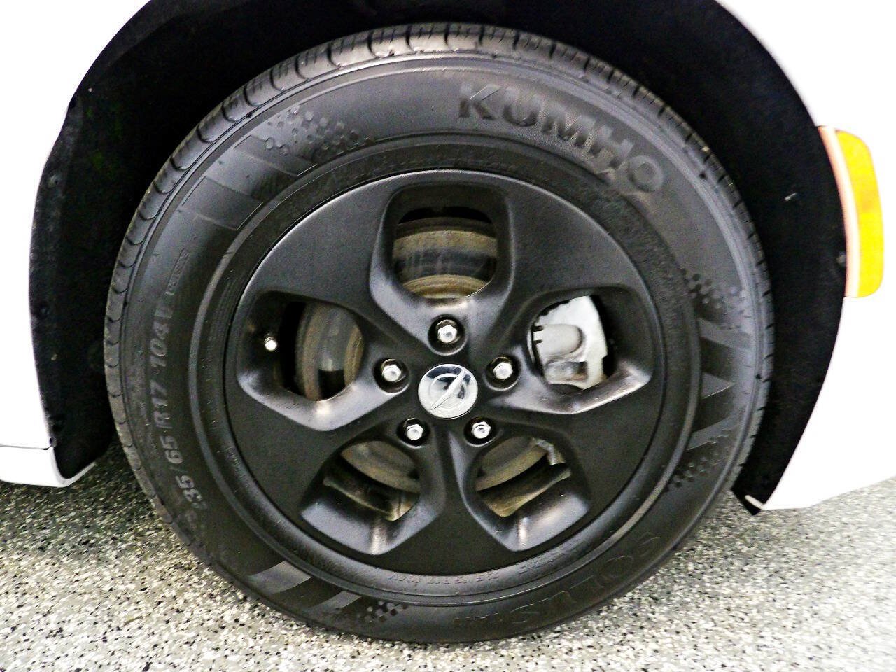 Used 2019 Chrysler Pacifica Touring Plus FWD image 20