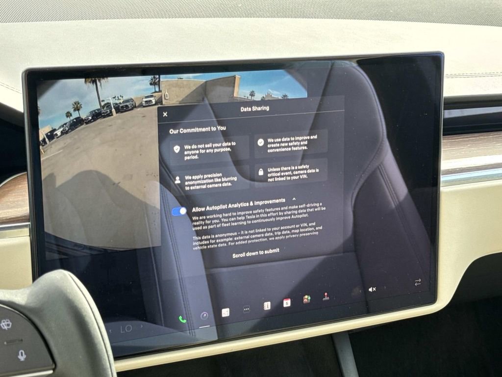 Used 2022 Tesla Model X image 18