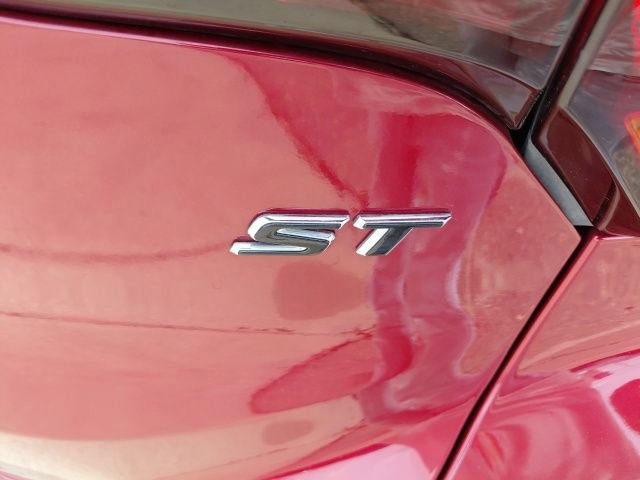 Used 2020 Buick Encore GX Preferred w/ Sport Touring Package FWD image 32