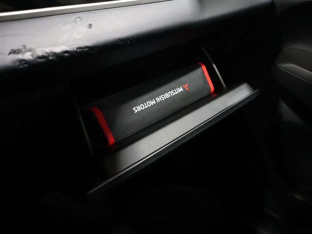 Used 2024 Mitsubishi Outlander SE image 36