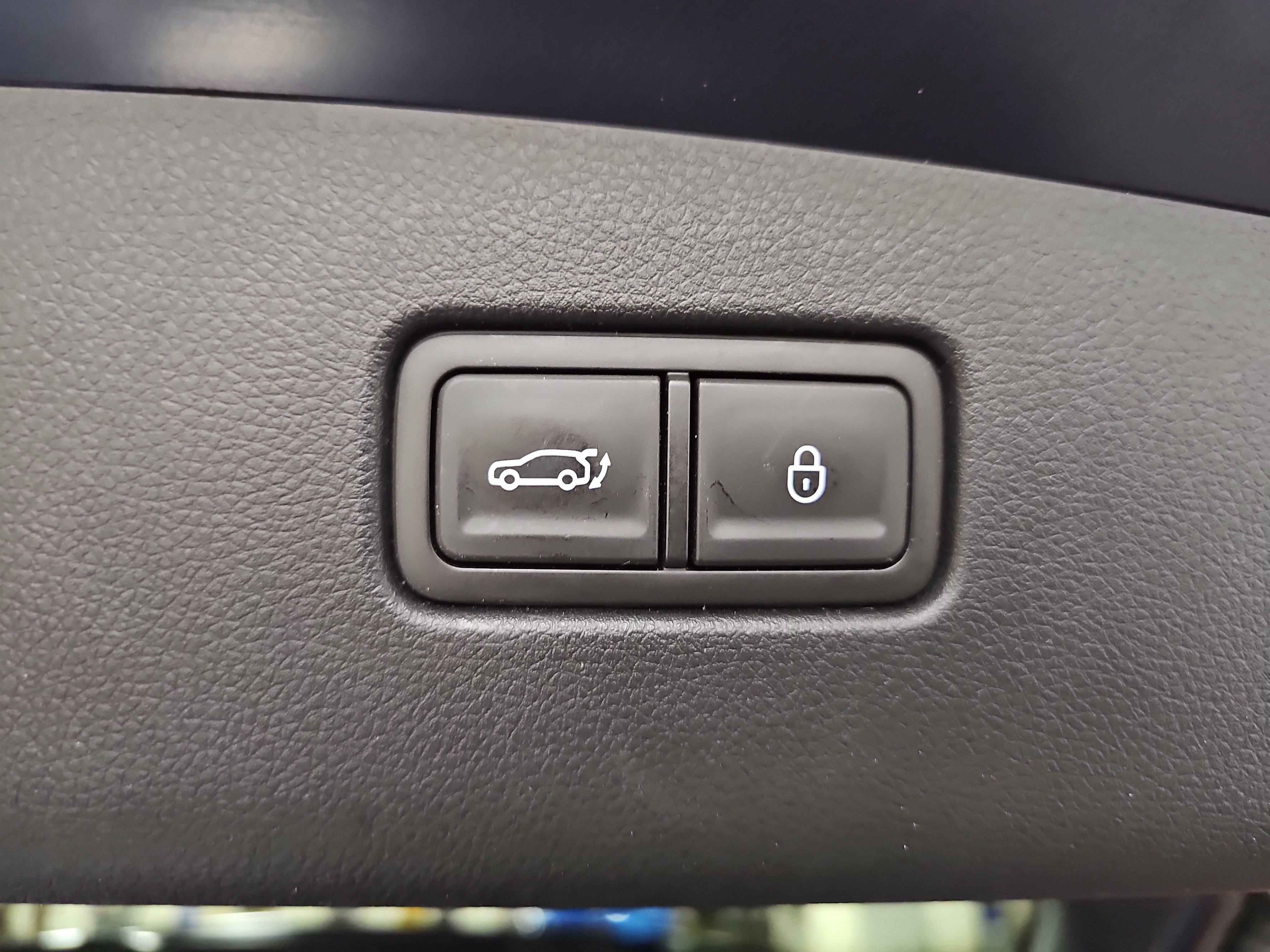 Used 2024 Genesis GV70 2.5T w/ Sport Prestige Package AWD/4WD image 14