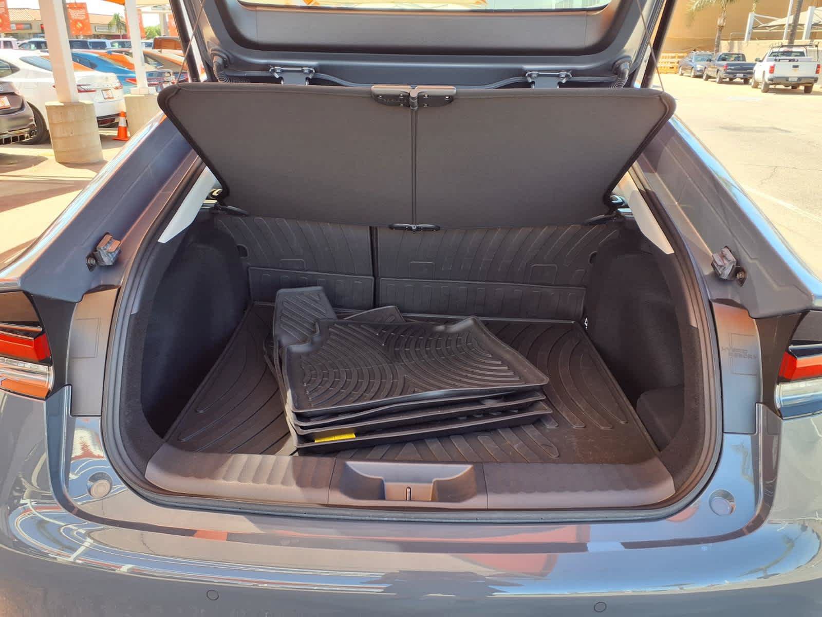 Certified 2025 Toyota Prius XLE FWD image 9