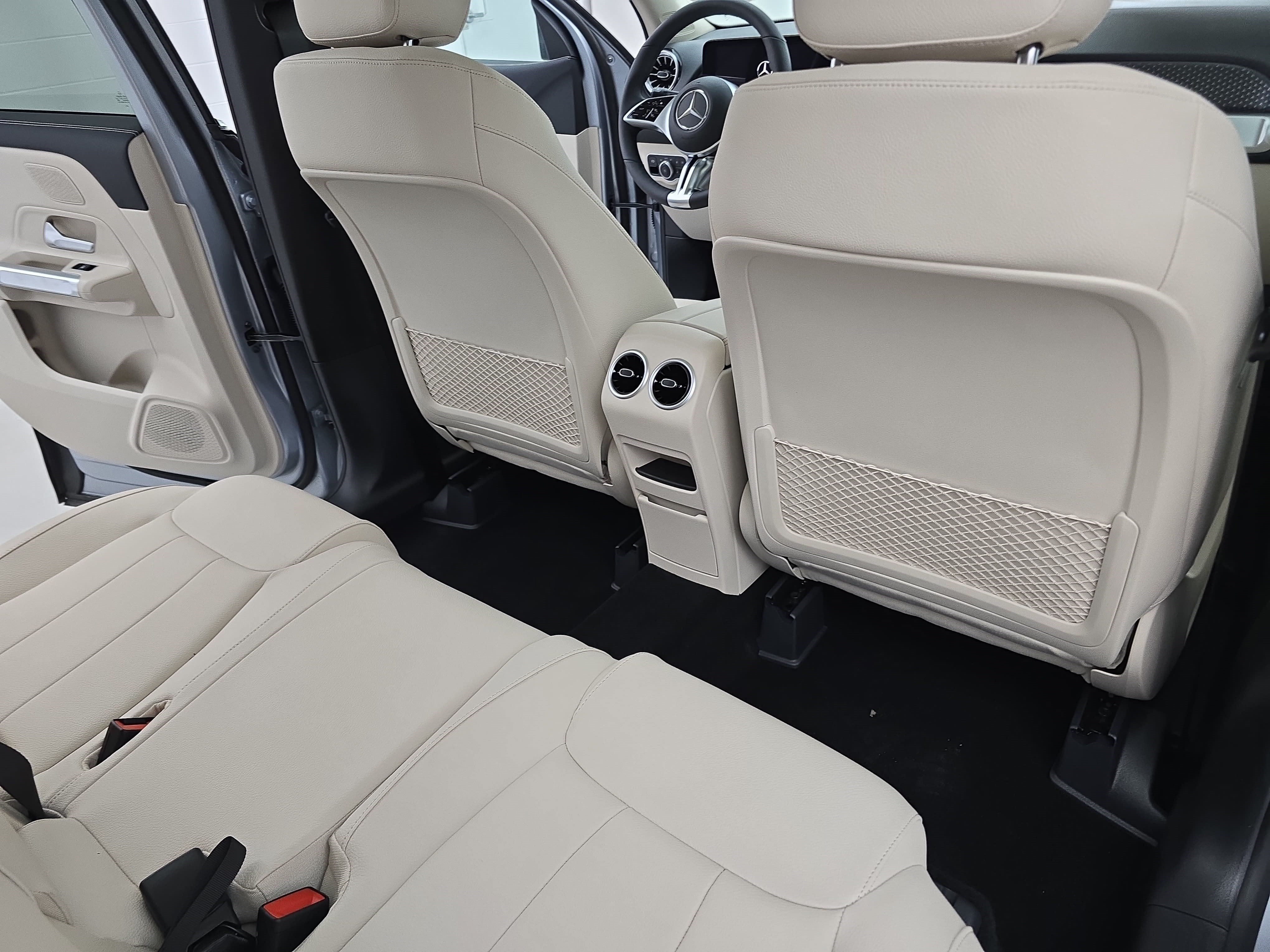 New 2026 Mercedes-Benz GLB 250 image 11