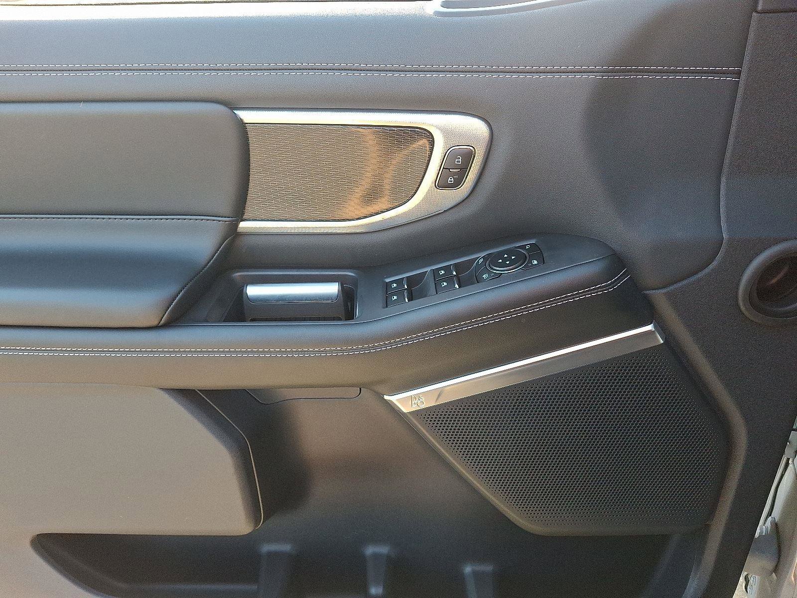 New 2025 Ford Expedition Platinum w/ Stealth Performance Package image 9