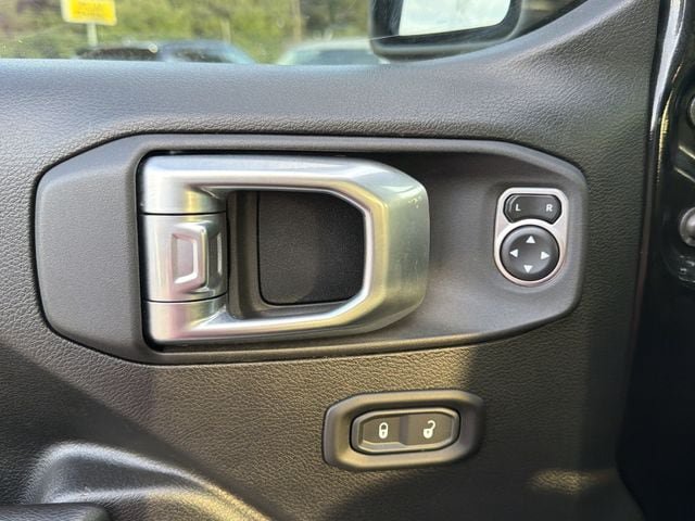 Used 2021 Jeep Wrangler Rubicon AWD/4WD image 19