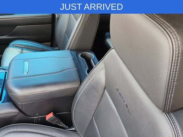 Used 2025 GMC Yukon XL Denali AWD/4WD image 21