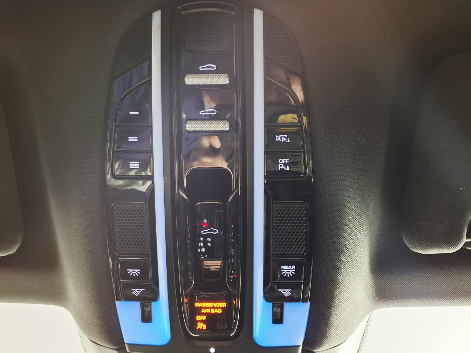 Used 2018 Porsche Panamera 4 AWD/4WD image 21