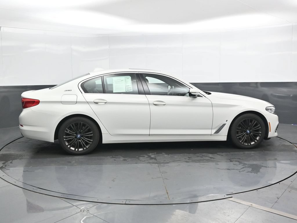 Used 2019 BMW 530e xDrive w/ Convenience Package AWD/4WD image 3