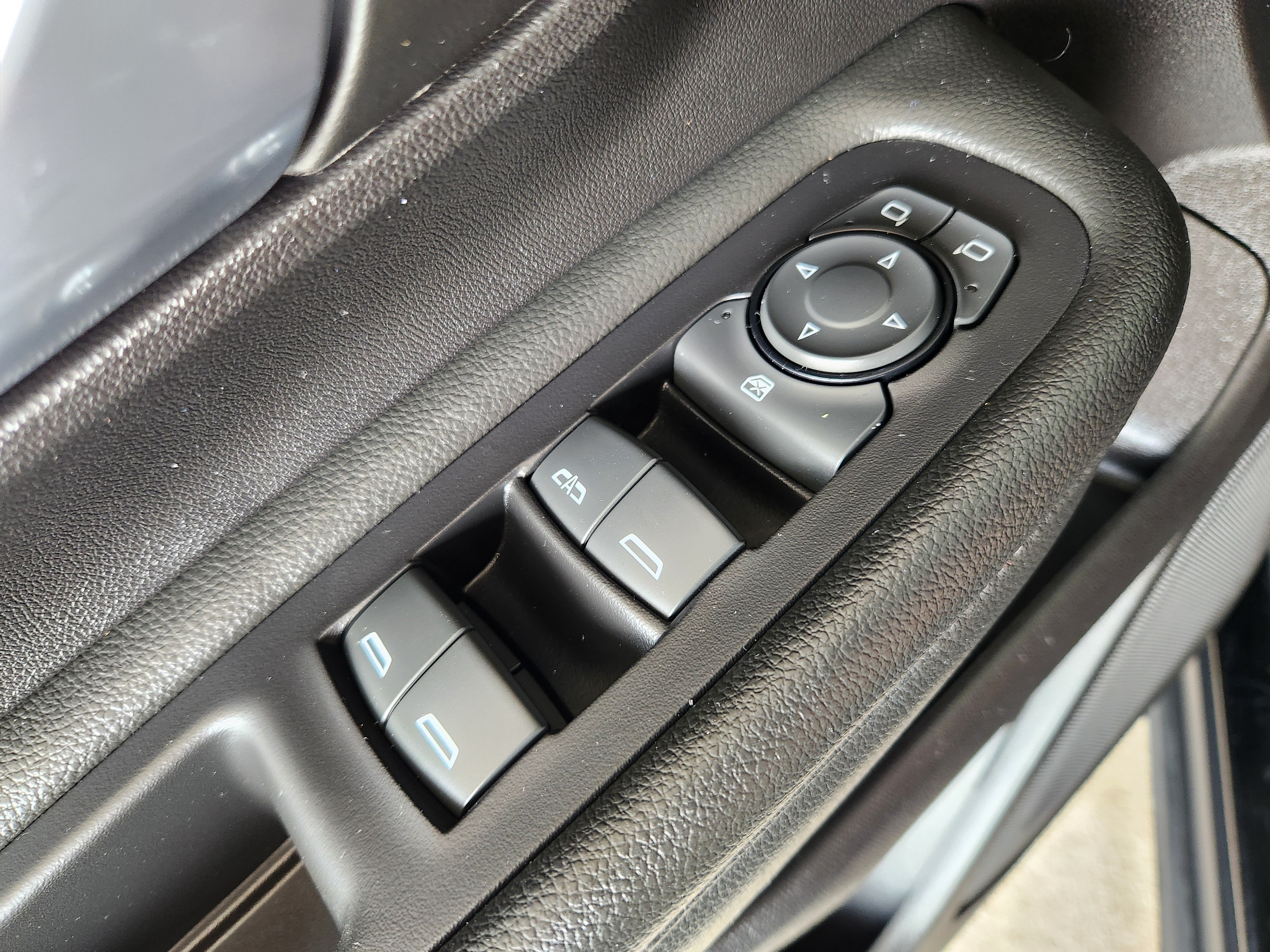 Used 2024 GMC Terrain SLE AWD/4WD image 24