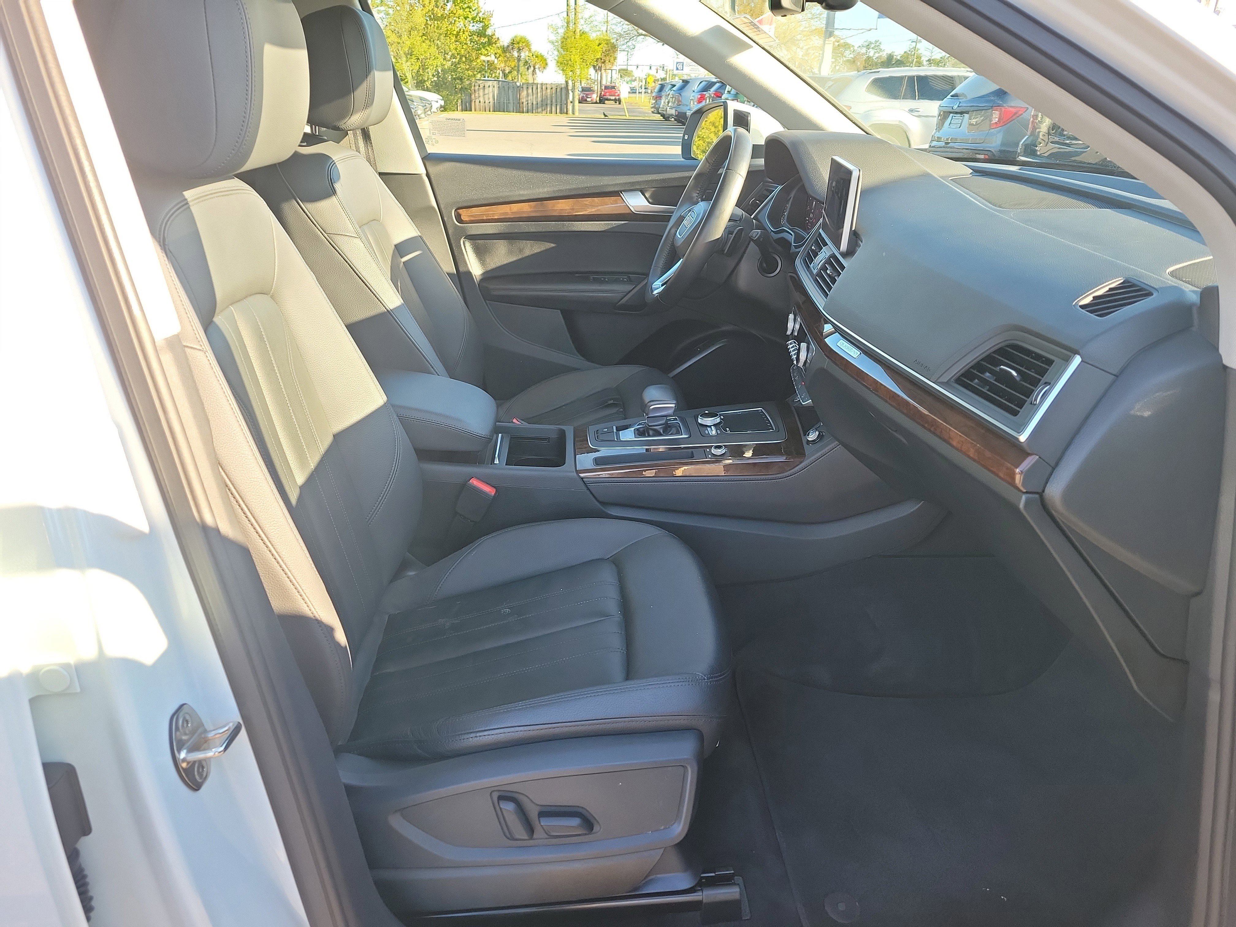 Used 2020 Audi Q5 2.0T Premium Plus w/ Premium Plus Package image 7