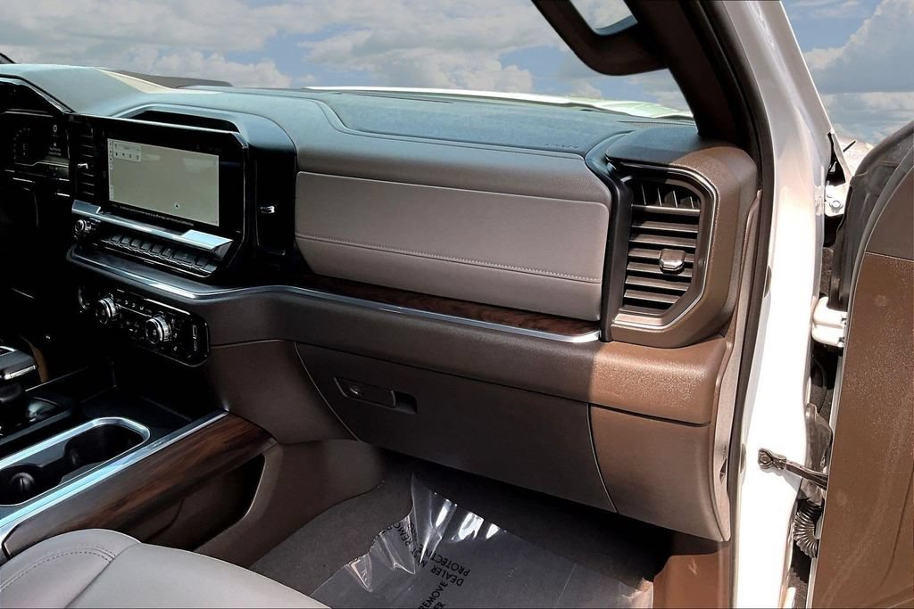 Used 2023 GMC Sierra 1500 SLT w/ SLT Premium Package AWD/4WD image 29