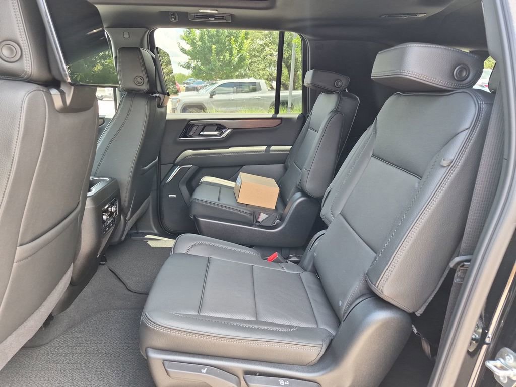 New 2026 GMC Yukon XL Denali w/ Denali Reserve Package AWD/4WD image 39