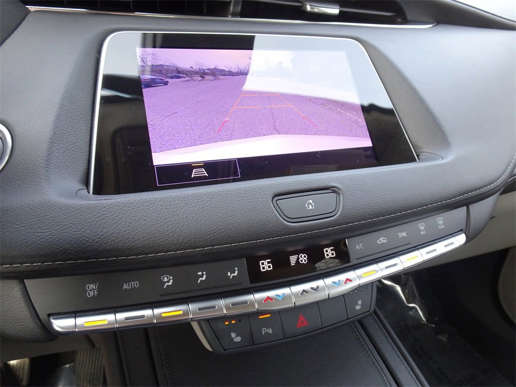 Certified 2022 Cadillac XT4 Luxury w/ Cold Weather Package image 16