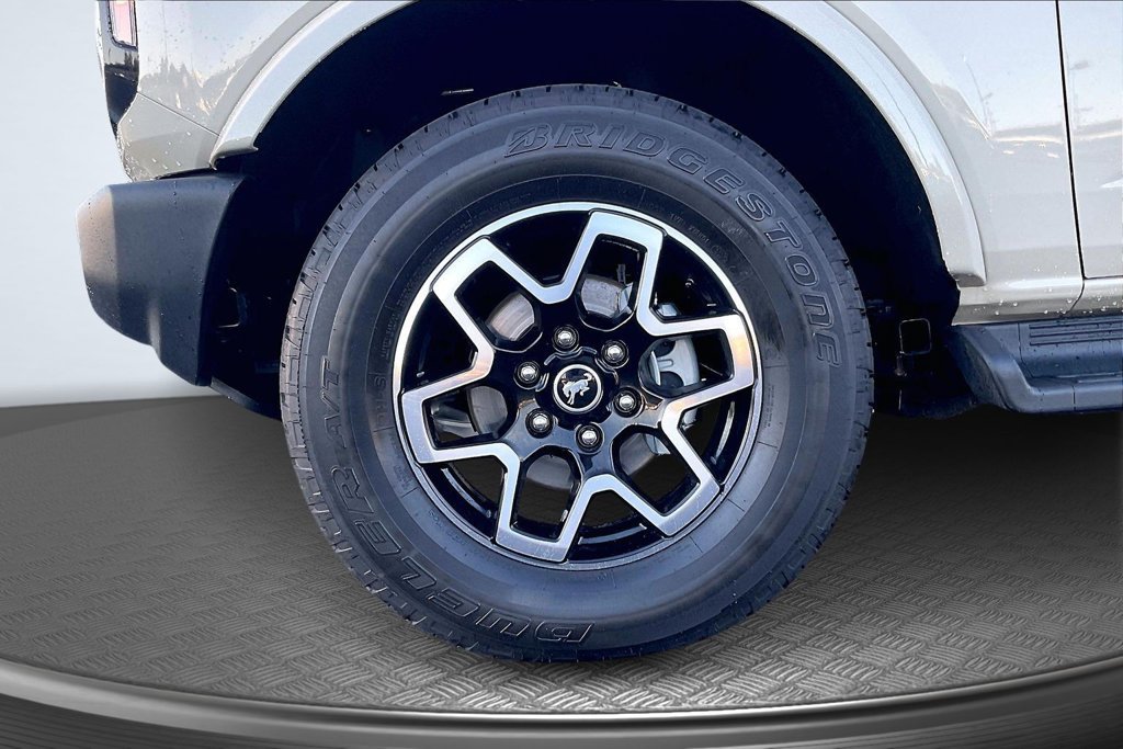 Used 2025 Ford Bronco Outer Banks AWD/4WD image 34