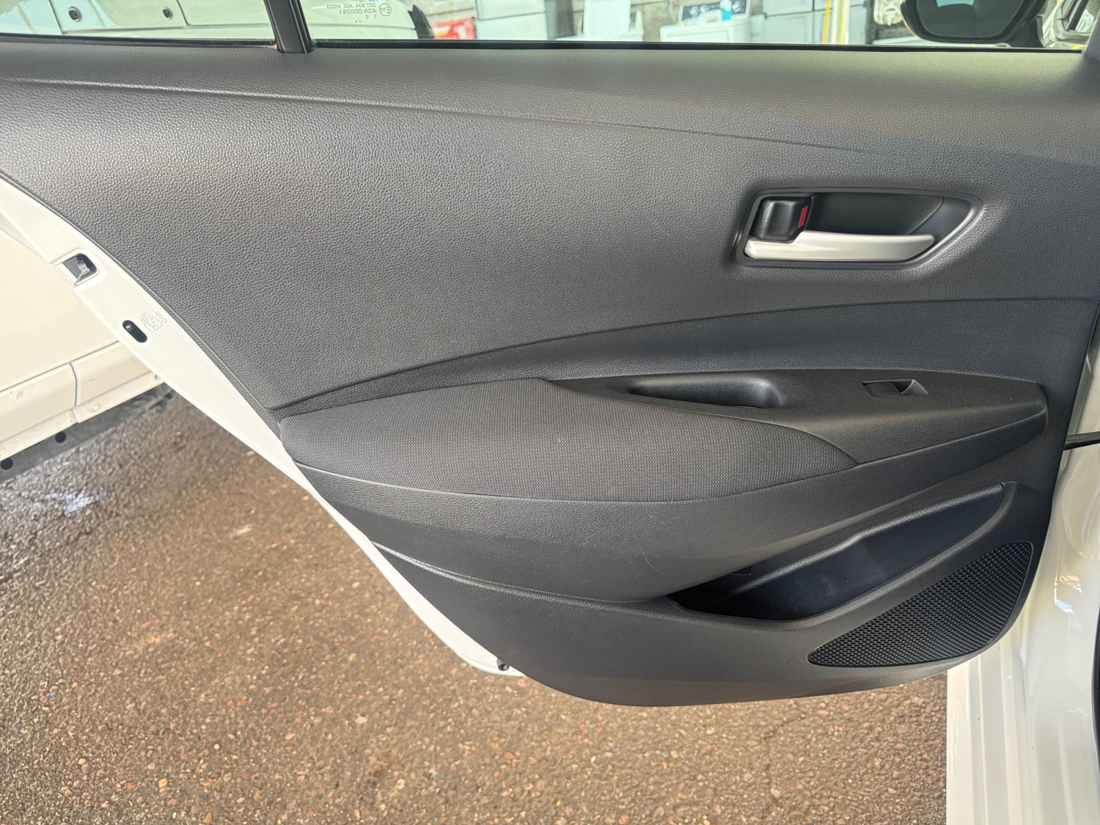 Used 2020 Toyota Corolla LE w/ Carpet Mat Package (TMS) FWD image 27