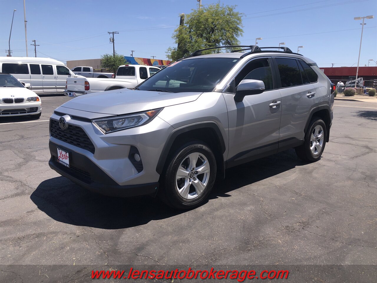 Used 2021 Toyota RAV4 XLE AWD/4WD image 4