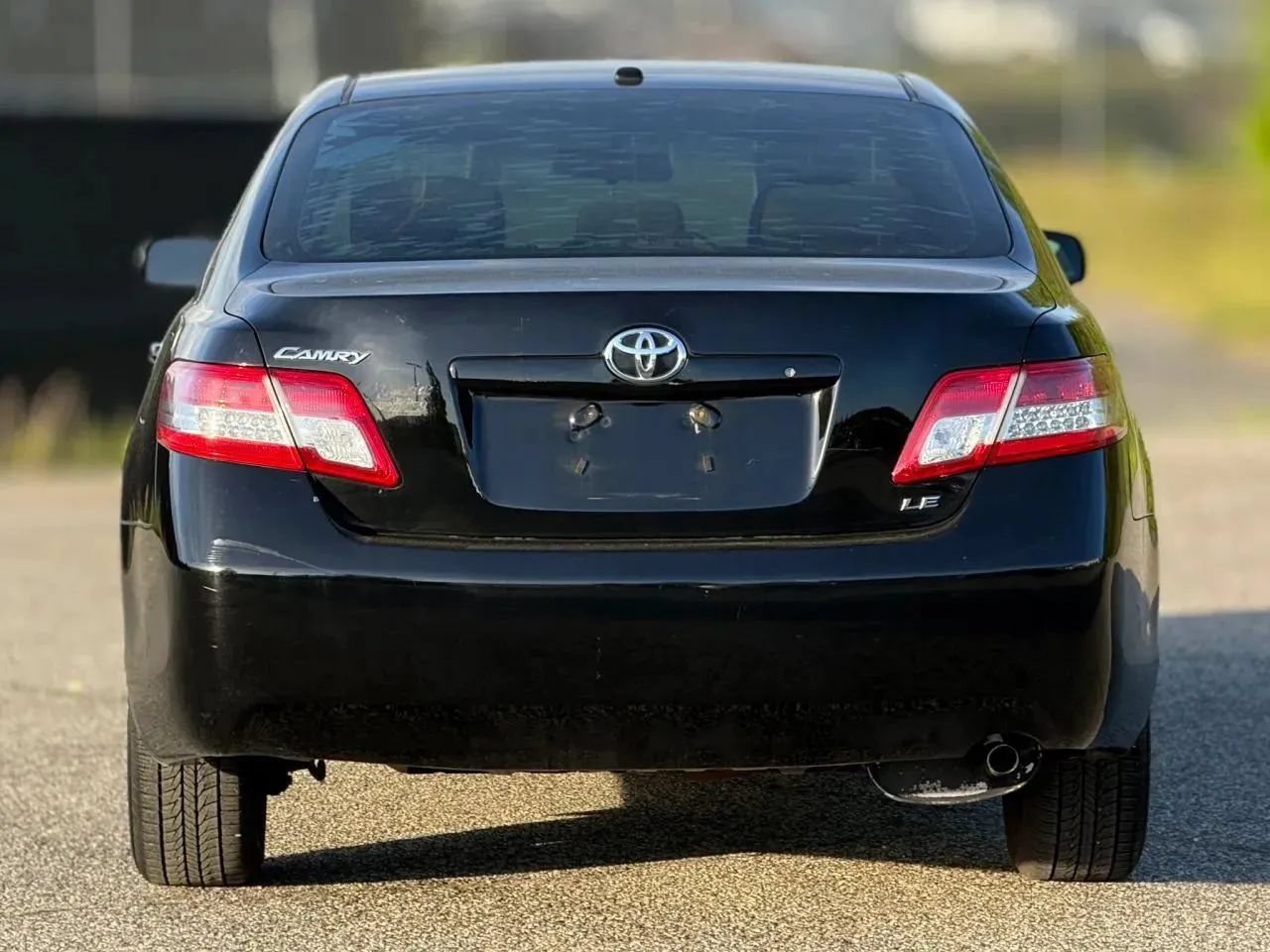 Used 2010 Toyota Camry LE FWD image 4