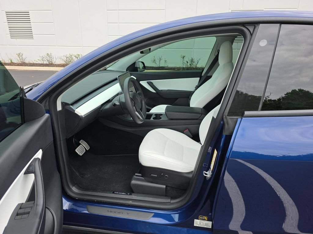 Used 2022 Tesla Model Y Performance AWD/4WD image 4
