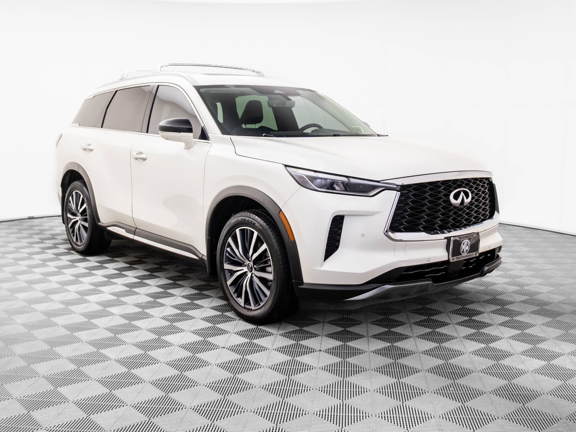 Used 2023 INFINITI QX60 Sensory w/ Cargo Package AWD/4WD image 7