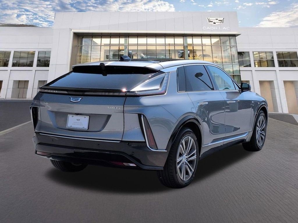 Used 2024 Cadillac Lyriq Luxury AWD/4WD image 5