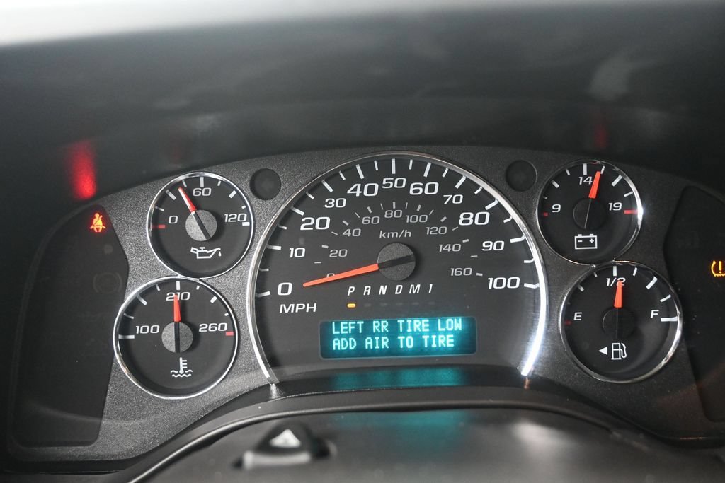 Used 2022 Chevrolet Express 2500 w/ Driver Convenience Package RWD image 13