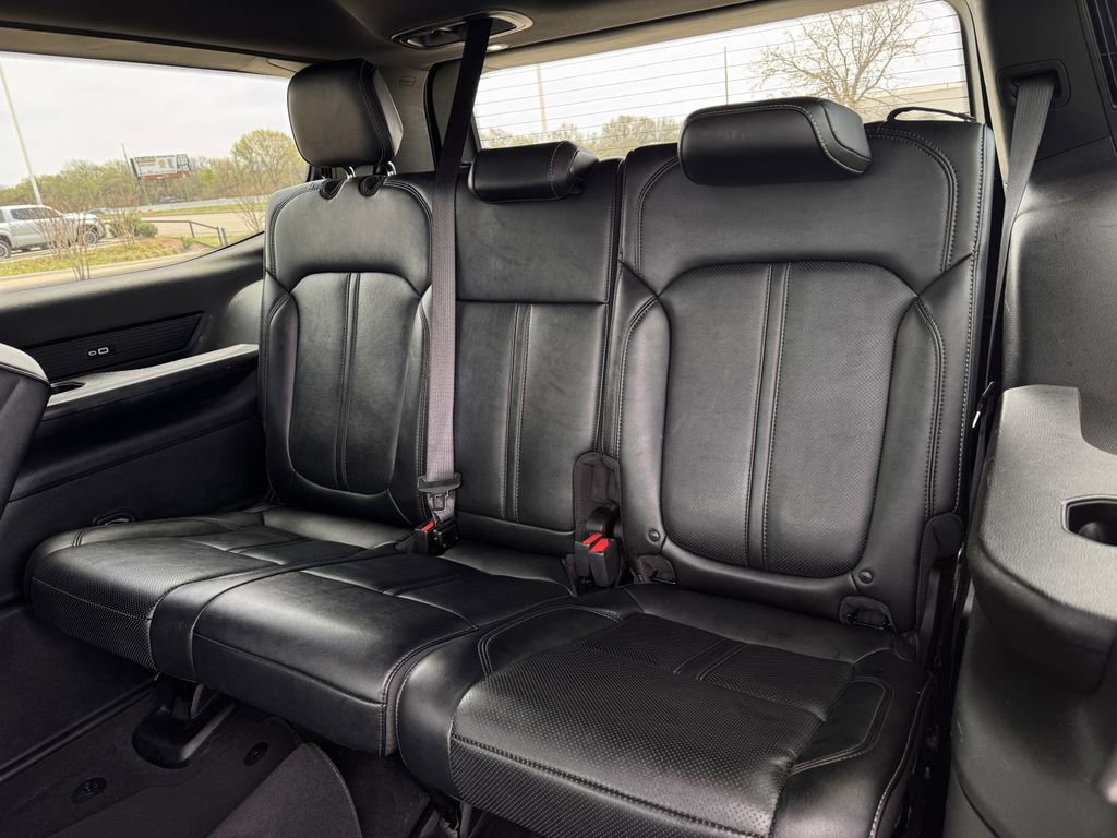 Used 2024 Jeep Wagoneer Series II w/ Flexible Seating Group image 29