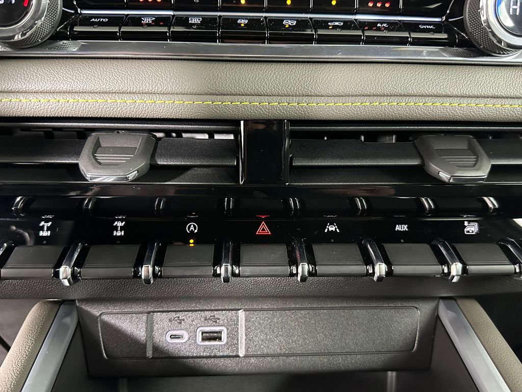 Used 2024 Chevrolet Colorado ZR2 AWD/4WD image 21