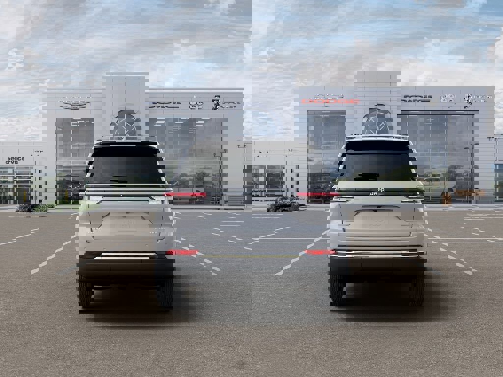 New 2026 Jeep Grand Cherokee Laredo image 7