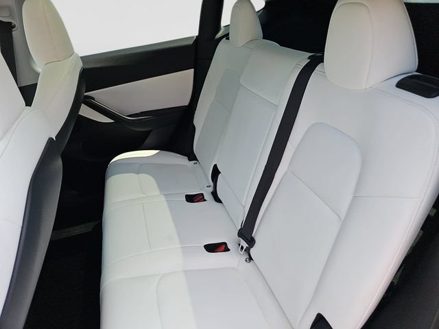 Used 2021 Tesla Model Y Long Range AWD/4WD image 31