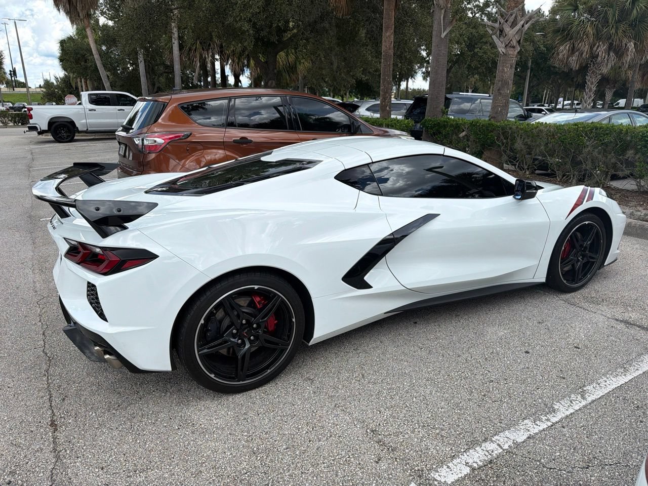 Used 2021 Chevrolet Corvette Stingray Coupe w/ Engine Appearance Package RWD image 4