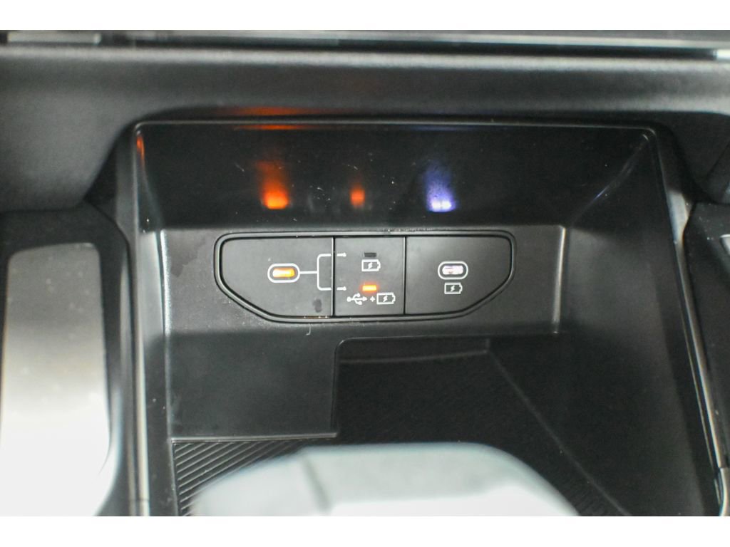 Certified 2025 Kia Sorento LX FWD image 31