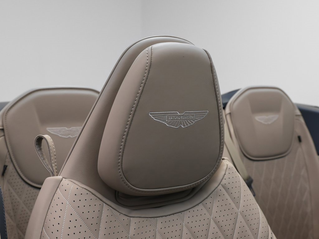 Used 2024 Aston Martin DB12 Convertible image 22