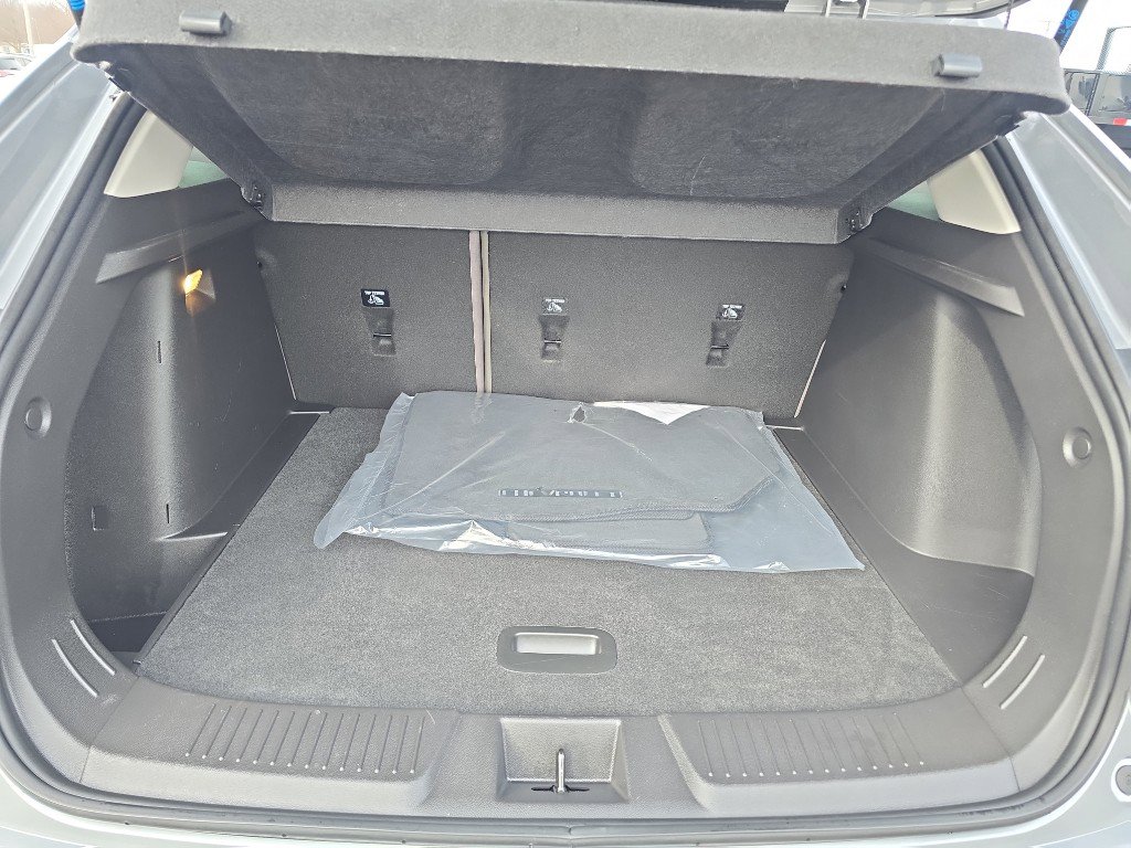 Used 2025 Chevrolet Trax ACTIV w/ Sunroof Package image 10