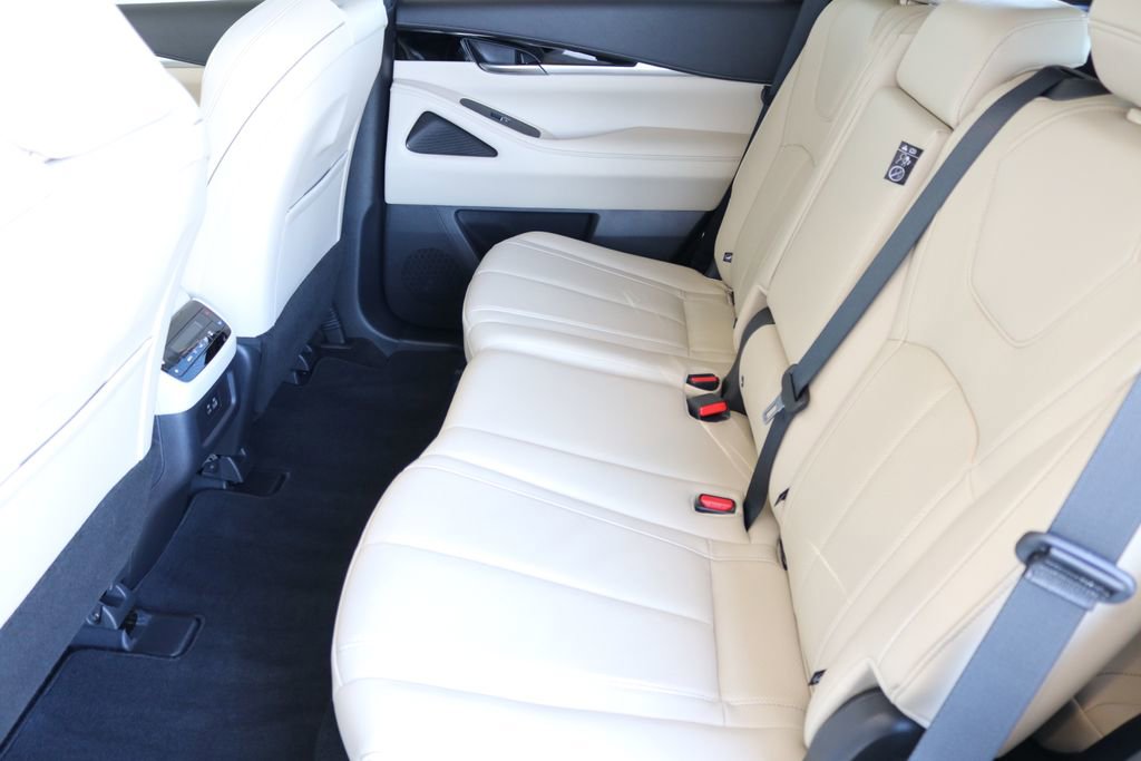 Certified 2025 INFINITI QX60 Pure image 24