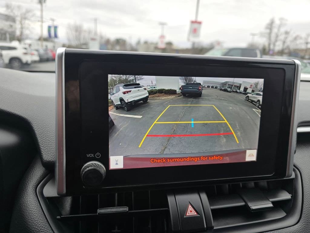 Used 2023 Toyota RAV4 XLE AWD/4WD image 27