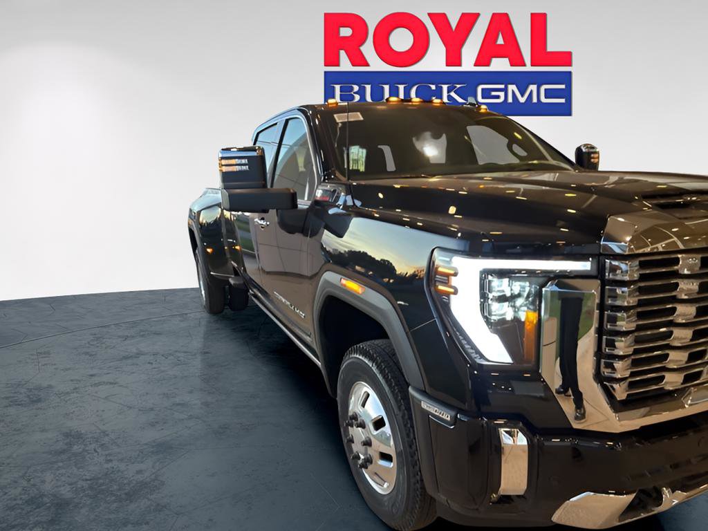 New 2026 GMC Sierra 3500 Denali w/ Technology Package image 3